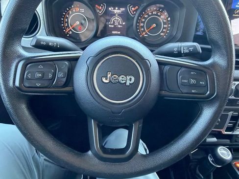 Used 2024 Jeep Gladiator Sport AWD/4WD image 13