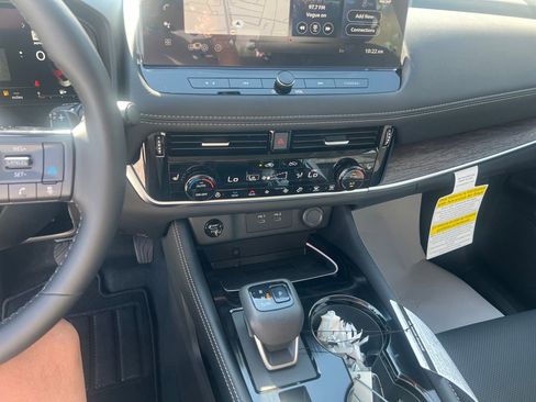 New 2026 Nissan Rogue Platinum w/ Platinum Premium Package image 17