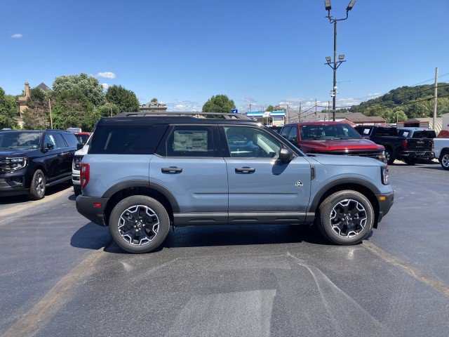 New 2026 Ford Bronco Sport Outer Banks w/ Outer Banks Tech Package+ AWD/4WD image 3