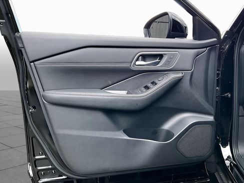 New 2026 Nissan Rogue Platinum AWD/4WD image 10