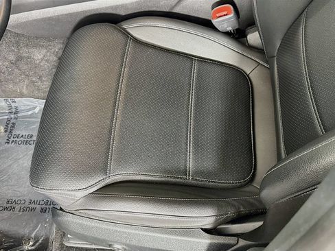 Used 2023 Mercedes-Benz GLC 300 w/ Exclusive Trim Package image 25