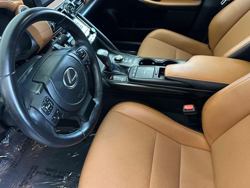 Certified 2024 Lexus IS 300 F Sport RWD image 5