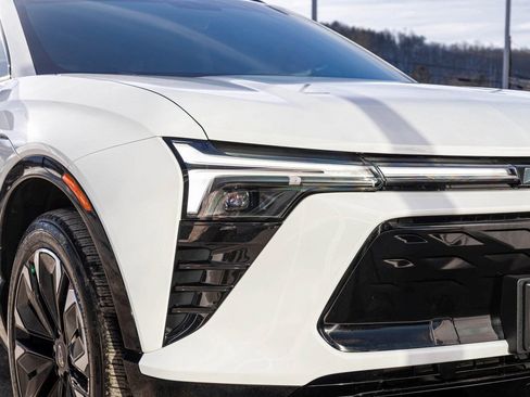 Used 2024 Chevrolet Blazer EV RS image 32