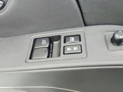 Certified 2025 Nissan Frontier SV w/ SV Convenience Package RWD image 18