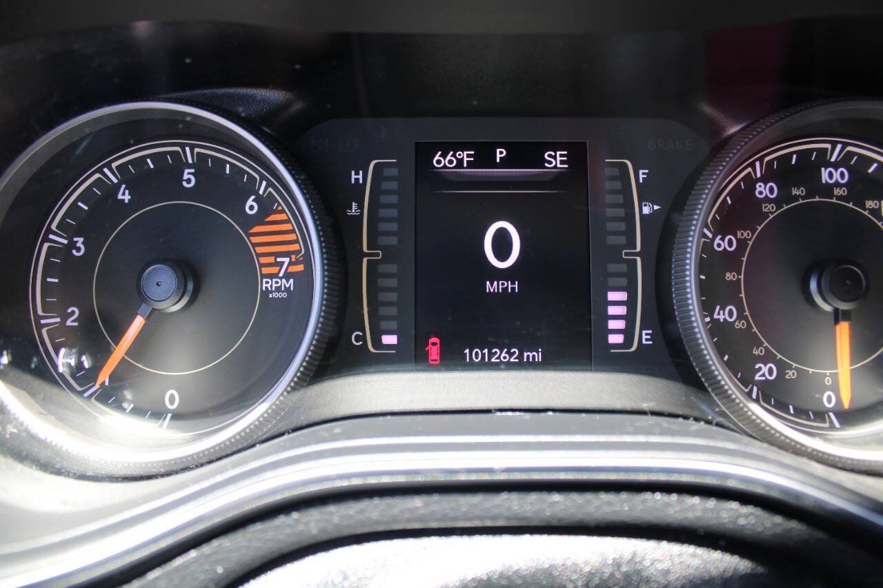Used 2019 Jeep Cherokee Latitude w/ Popular Appearance Group AWD/4WD image 14