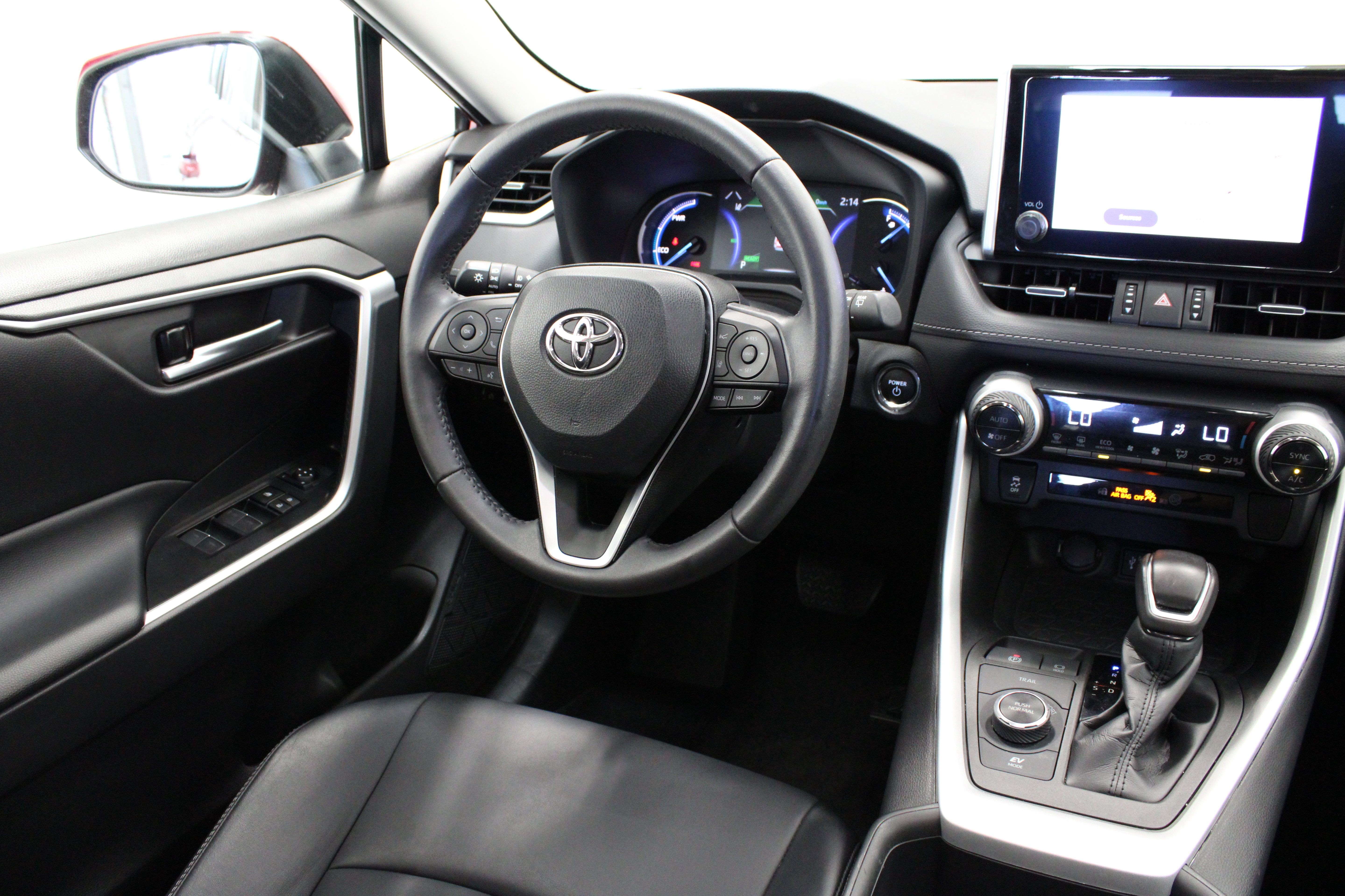 Used 2023 Toyota RAV4 XLE Premium AWD/4WD image 30