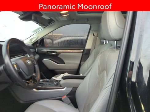 Used 2020 Toyota Highlander Platinum image 6