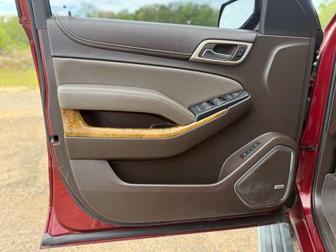 Used 2017 GMC Yukon Denali w/ Open Road Package image 31