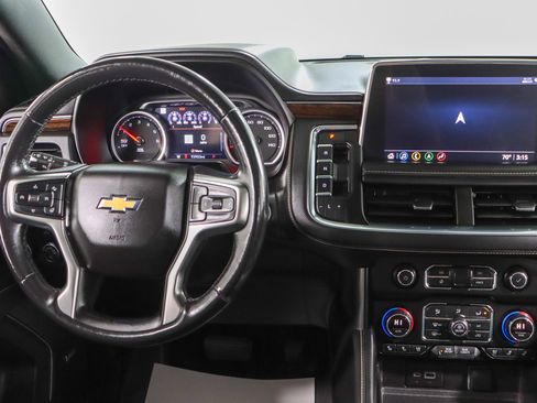 Used 2021 Chevrolet Suburban Premier w/ Premium Package image 18