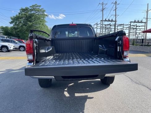 Used 2023 Toyota Tacoma SR5 RWD image 13