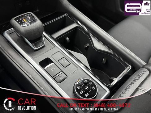 Used 2025 Nissan Pathfinder SV AWD/4WD image 40
