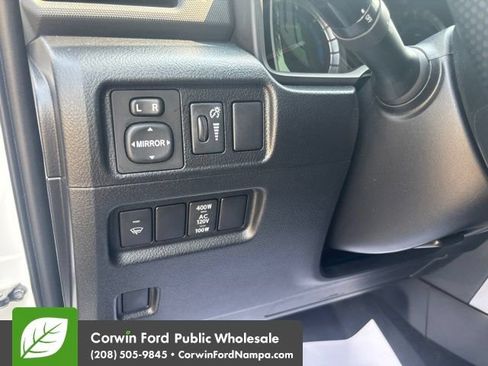 Used 2016 Toyota 4Runner SR5 AWD/4WD image 15