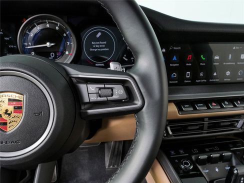 Certified 2022 Porsche 911 Carrera RWD image 11