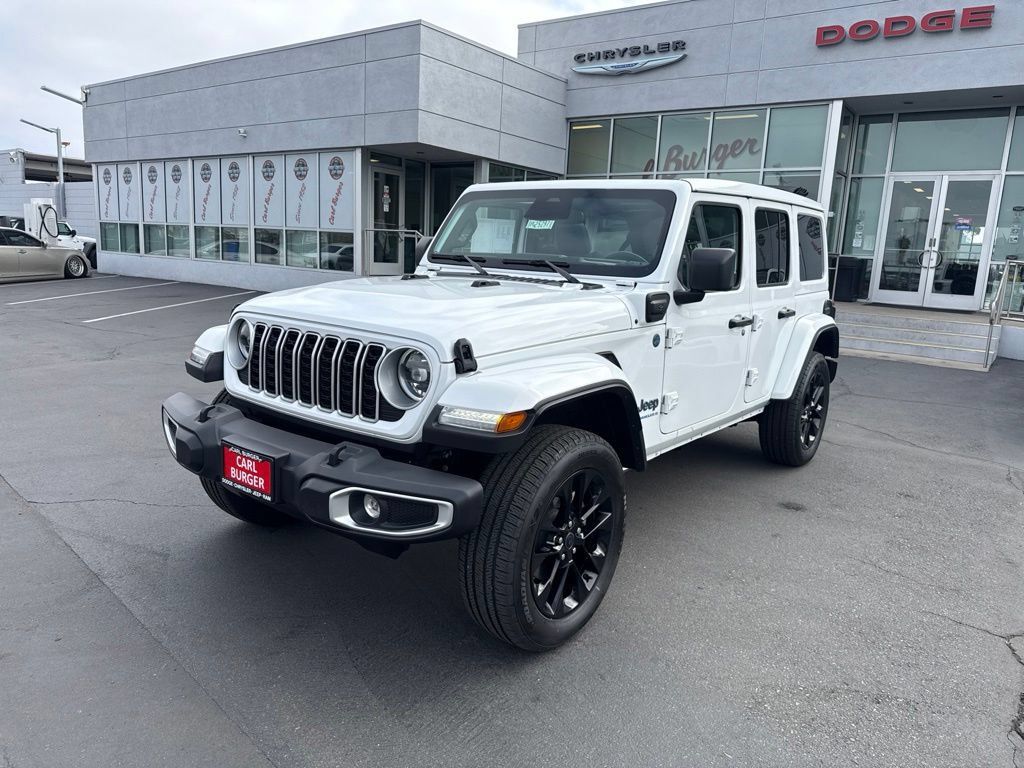 Certified 2025 Jeep Wrangler Unlimited Sahara w/ Safety Group AWD/4WD image 3