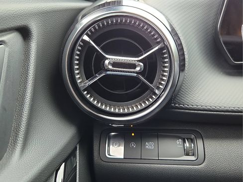 Certified 2025 Chevrolet Equinox LT FWD image 20