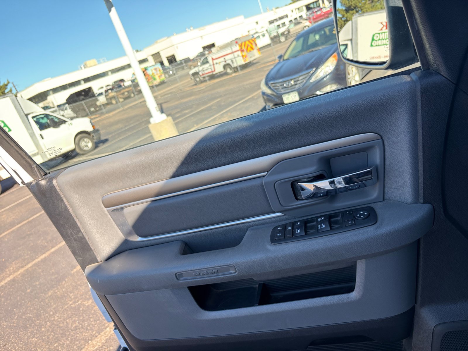 Used 2017 RAM 2500 SLT AWD/4WD image 13