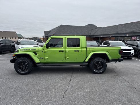 New 2025 Jeep Gladiator Sport image 9