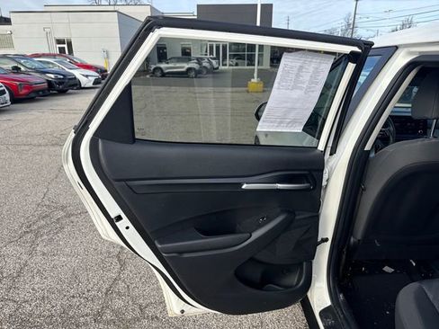 Certified 2024 Kia Seltos LX image 17