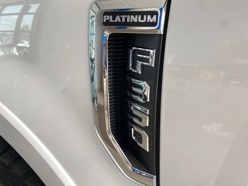 Used 2022 Ford F350 Platinum w/ Tremor Off-Road Package image 38