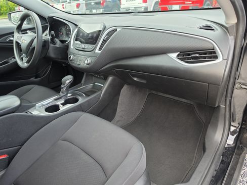 Used 2023 Chevrolet Malibu LT FWD image 17