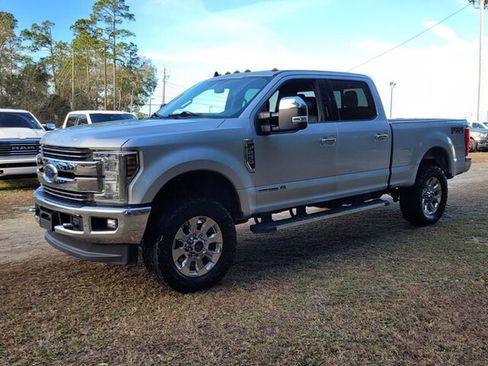 Used 2019 Ford F250 Lariat w/ Chrome Package image 4