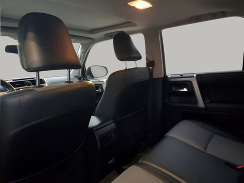 Used 2021 Toyota 4Runner SR5 Premium image 18