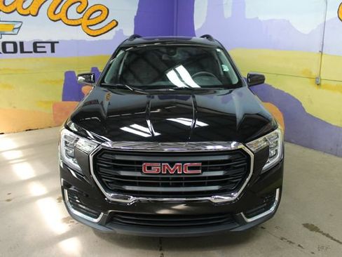 Used 2023 GMC Terrain SLE w/ Driver Convenience Package FWD image 6