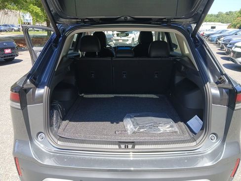 New 2025 Volkswagen Tiguan SE image 20