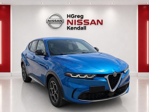 Used 2024 Alfa Romeo Tonale Ti AWD/4WD image 3
