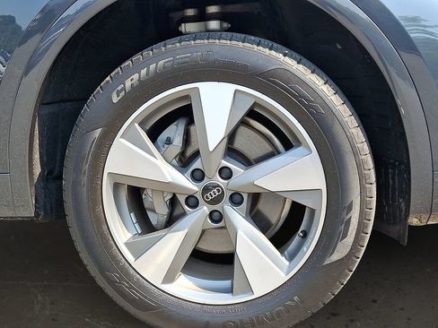 Used 2025 Audi Q5 2.0T Premium AWD/4WD image 9