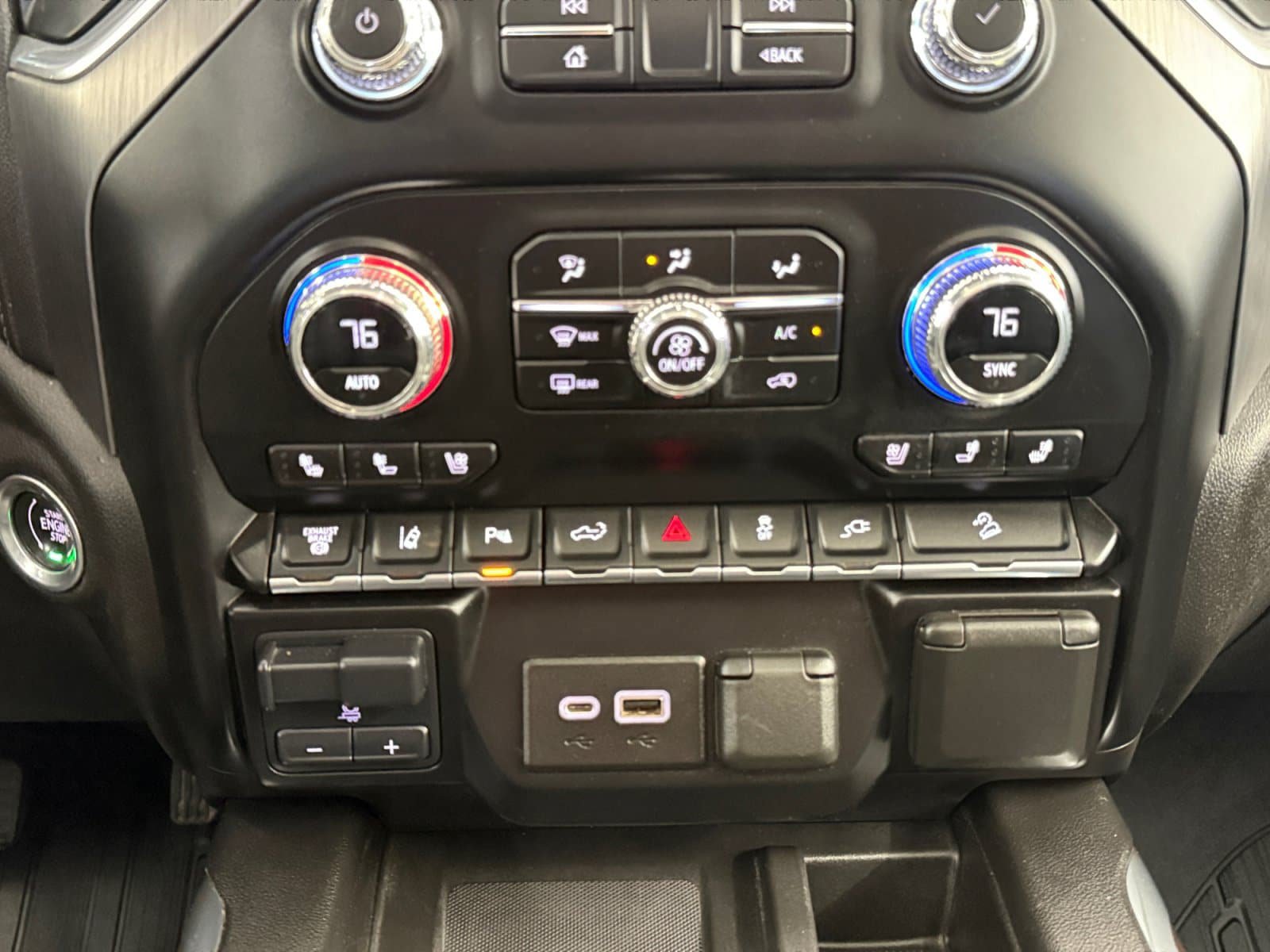 Used 2023 GMC Sierra 2500 Denali w/ Denali Ultimate Package AWD/4WD image 23