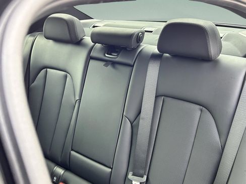 Used 2026 BMW 330i Sedan w/ M Sport Package image 21