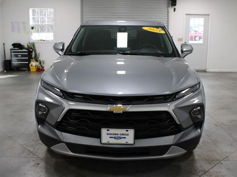 Used 2025 Chevrolet Blazer LT image 3