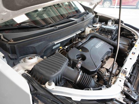Used 2021 Chevrolet Equinox LT FWD image 32