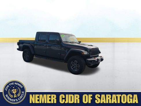 Used 2025 Jeep Gladiator Mojave w/ Convenience Group image 11