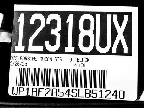 Used 2025 Porsche Macan GTS image 26