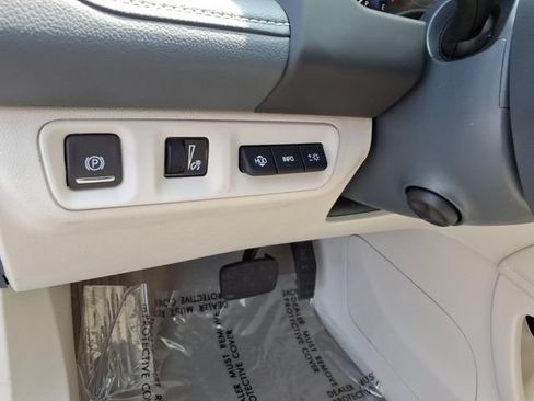 Used 2023 GMC Acadia Denali w/ Denali Technology Package AWD/4WD image 30