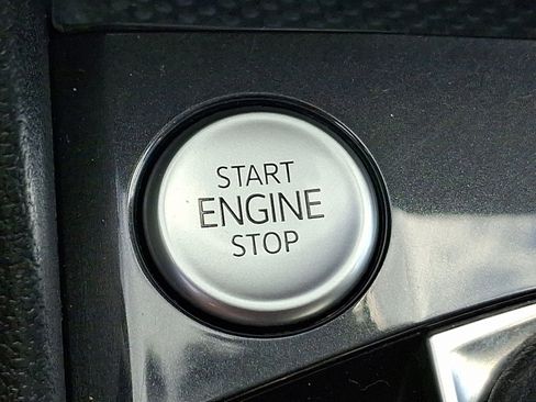 Certified 2022 Volkswagen Tiguan SE w/ Panoramic Sunroof Package image 22