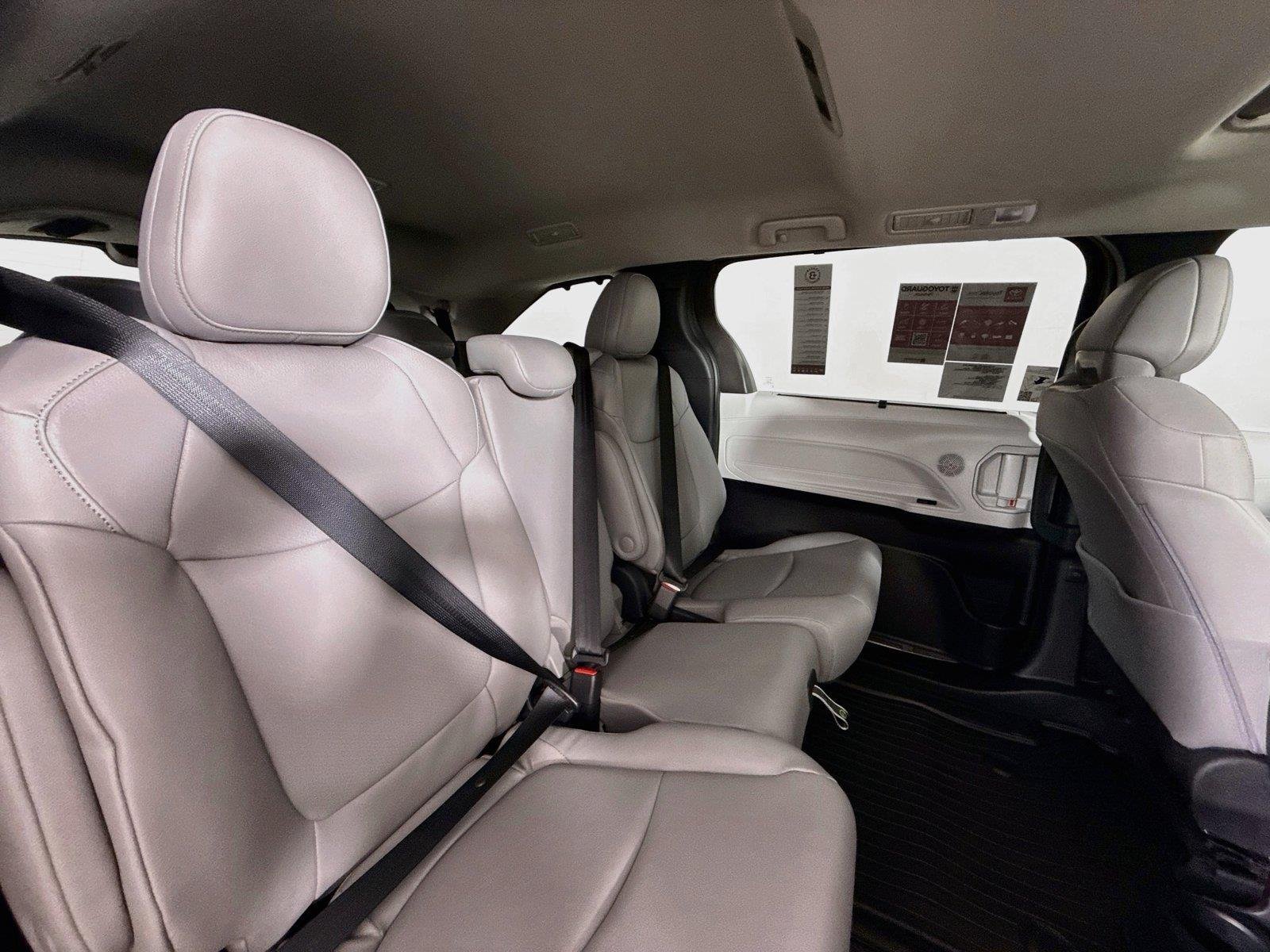 New 2026 Toyota Sienna XLE FWD image 39