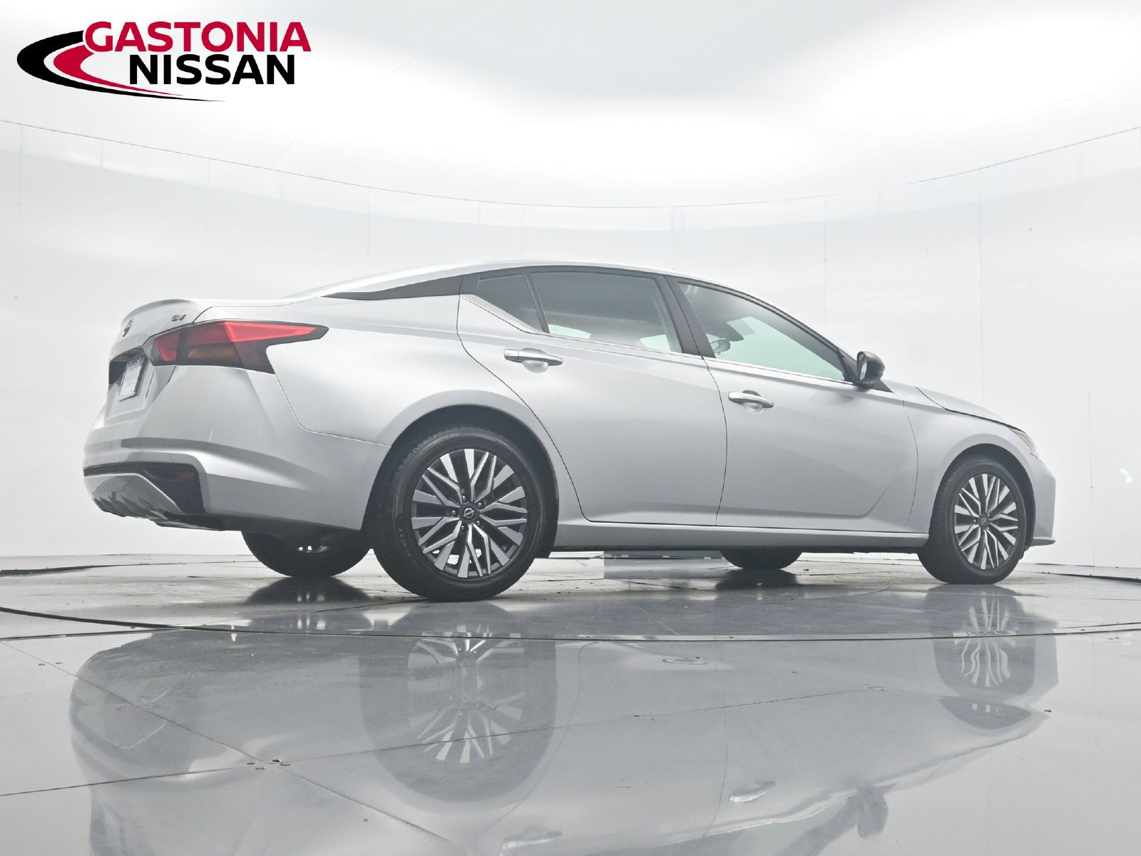 Used 2024 Nissan Altima 2.5 SV FWD image 36