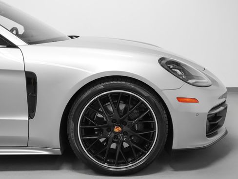 Certified 2023 Porsche Panamera 4 Platinum Edition AWD/4WD image 16