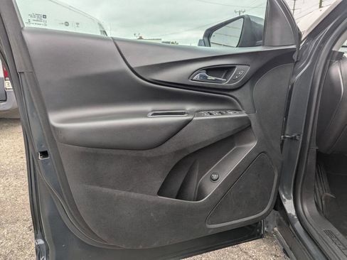 Used 2018 Chevrolet Equinox LT image 11