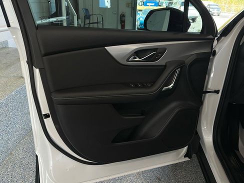 New 2025 Chevrolet Blazer LT w/ Midnight/Sport Edition FWD image 35