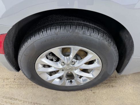Used 2023 Chrysler Pacifica Touring-L AWD/4WD image 25