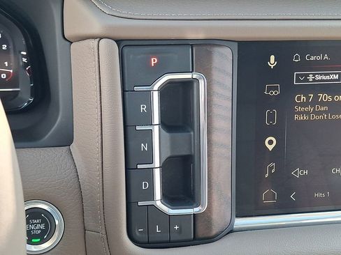 Used 2023 GMC Yukon XL Denali AWD/4WD image 17