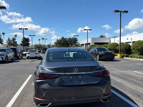 Used 2025 Lexus ES 350 w/ Premium Package FWD image 7