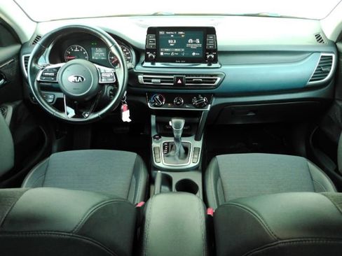 Used 2021 Kia Seltos S image 3