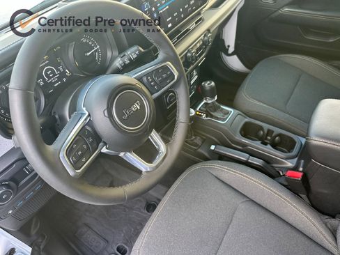 Certified 2025 Jeep Wrangler Unlimited Sahara AWD/4WD image 11