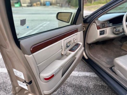 Used 1998 Cadillac De Ville image 19