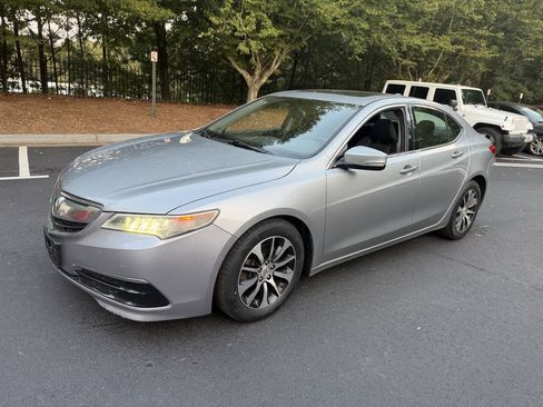 Used 2017 Acura TLX FWD image 2